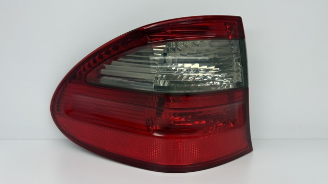 Задня ліва зовнішня фара A2118202764 MERCEDES