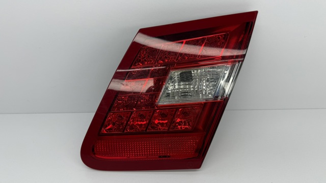 Стоп задній A2128200864 MERCEDES
