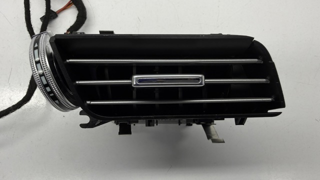Решітка повітропровода ліва A2128303354 MERCEDES