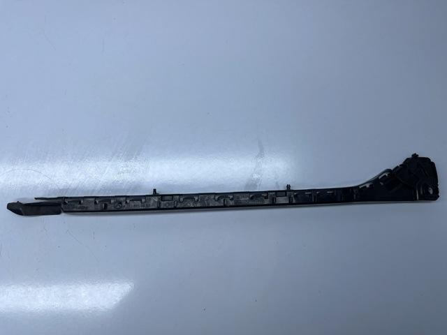 Направляюча заднього бампера, права A2128850863 MERCEDES
