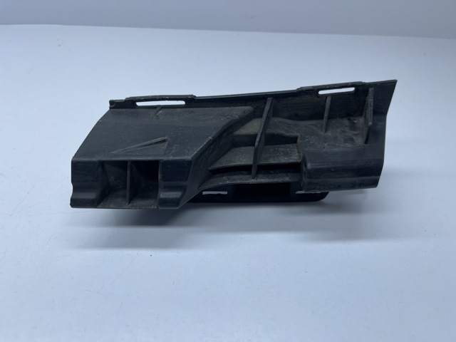 Кронштейн бампера переднього, правий A2128852465 MERCEDES