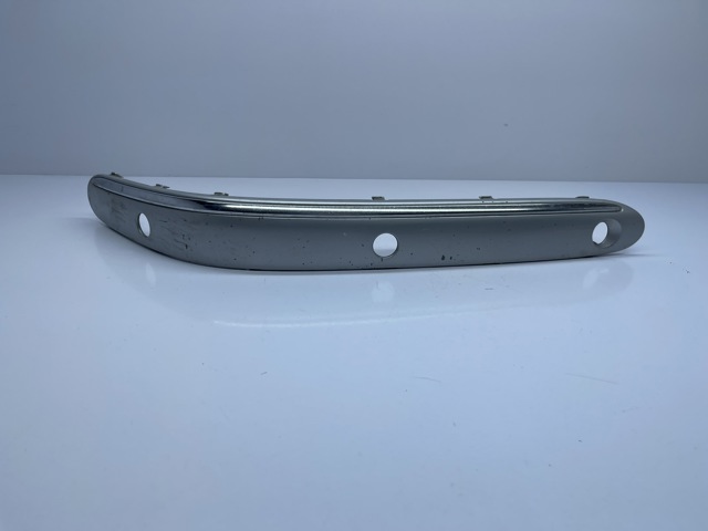 Молдинг переднього бампера, правий A2208850421 MERCEDES