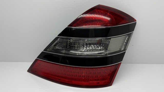 Задній правий стоп A2218200264 MERCEDES