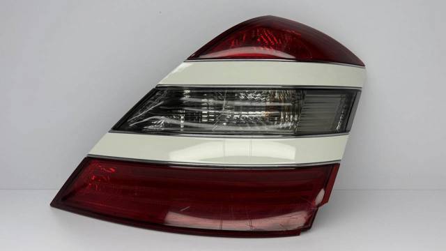 Задні ліхтарі A2218200264 MERCEDES