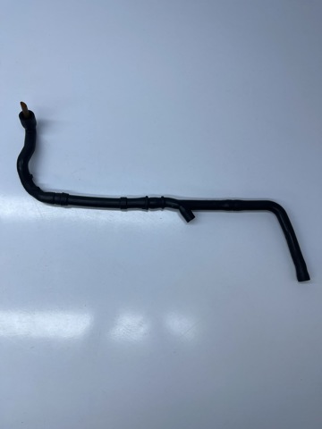 Патрубок вентиляції картерних газів A2730180582 MERCEDES