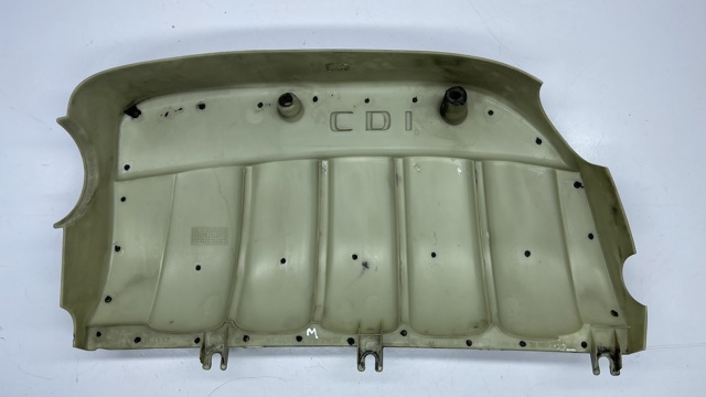 Кришка двигуна декоративна A6120100867 MERCEDES