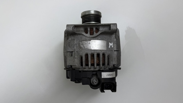 Авто генератор A6401540302 MERCEDES
