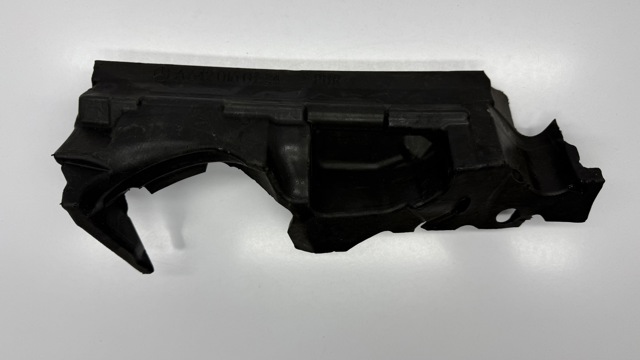 Кришка двигуна декоративна A6420160724 MERCEDES