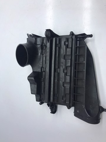 Корпус повітряного фільтра, правий A6420902001 MERCEDES