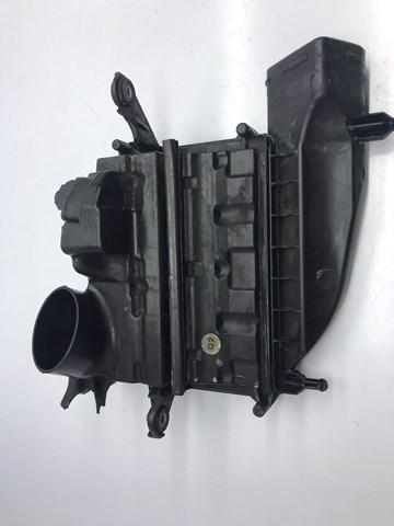 Корпус повітряного фільтра, лівий A6420902101 MERCEDES