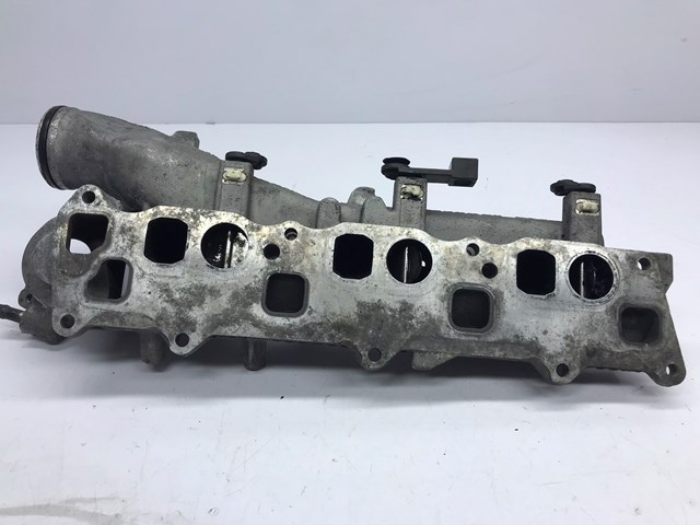 Колектор впускний, лівий A6420902737 MERCEDES