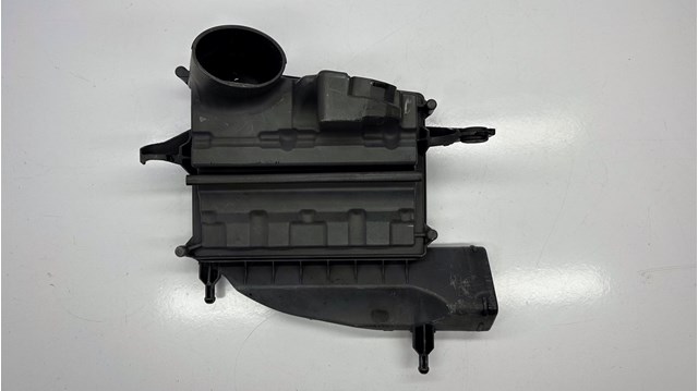 Автомобільний фільтр повітря A6420940304 MERCEDES