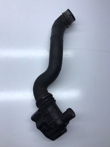 Фланець системи охолодження (трійник) A6422001156 MERCEDES