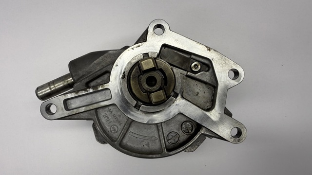 Насос вакуумний A6422300165 MERCEDES