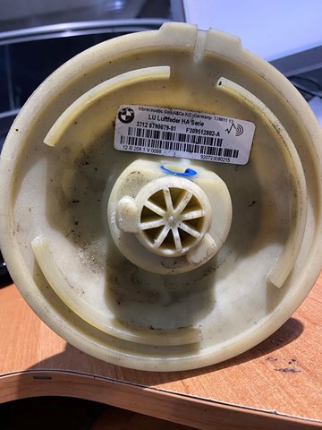 Пневмоподушка задня 37126790079 BMW
