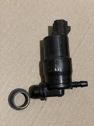 Насос-двигун омивача фар 8264A228 MITSUBISHI