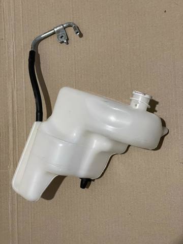 Бачок розширювальний Міцубісі Асх