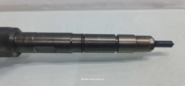 Форсунка дизельна в зборі, розпилювач + тримач 03L130277J VAG