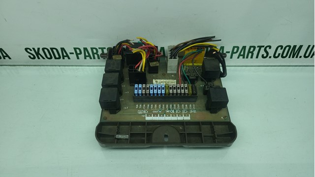 Блок запобіжників Skoda Favorit 781
