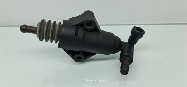Циліндр зчеплення робочий 1J0721261F VAG