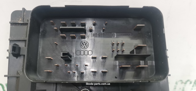 Коробка запобіжників Volkswagen Caddy 4