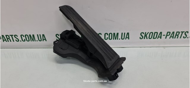 Педаль газу (акселератора) Volkswagen Passat B6