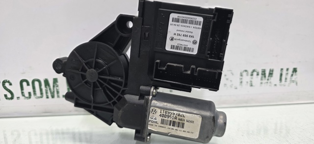 Мотор склопідйомника дверей передніх, правих 1T0959702C VAG