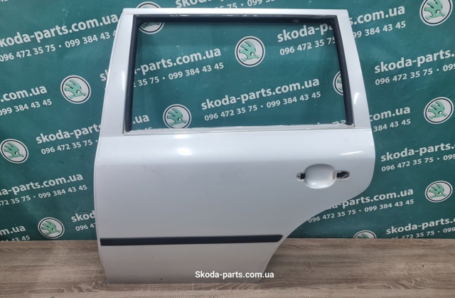Двері пасажирськи задні ліві Skoda Octavia 1 A4