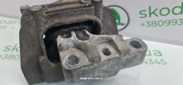 Права подушка двигуна 5Q0199262BH VAG