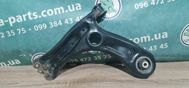 Правий важіль передній нижній підвіски 6R0407152E VAG