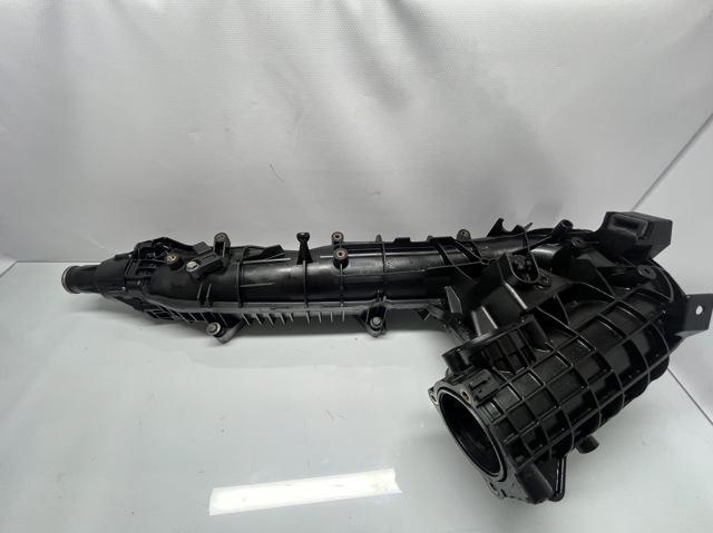 Колектор впускний 8511363 BMW
