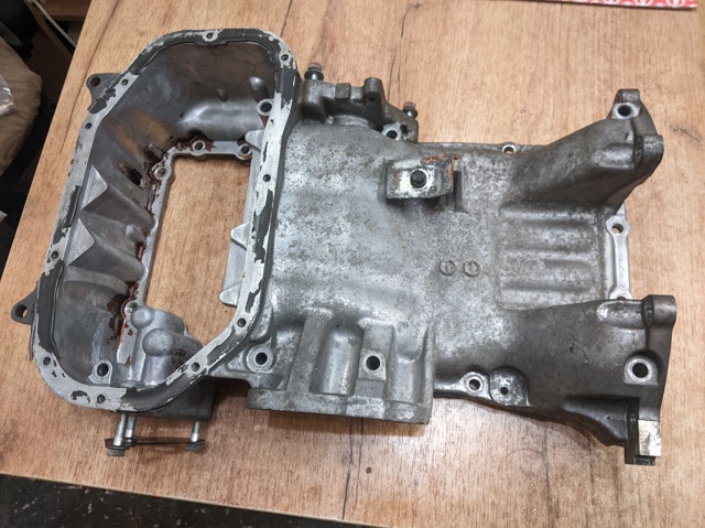 Піддон двигуна 111104GA3B NISSAN