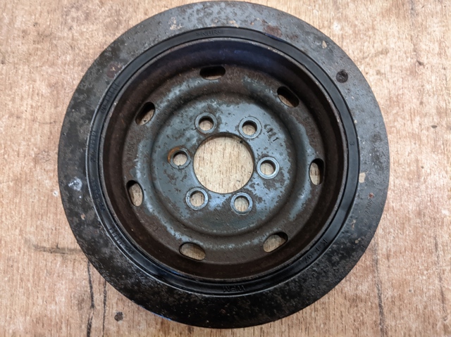 Шків колінвала (демпфер ) 1341857 LAND ROVER