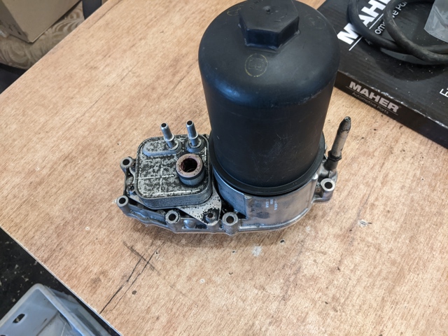 Корпус маслофільтра 1354253 LAND ROVER