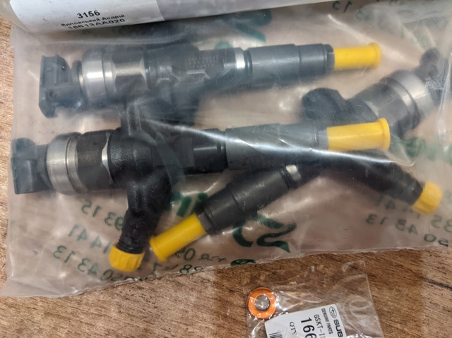 Форсунки електромагнітні 16613AA020 SUBARU