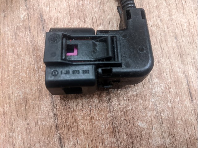 Датчик рівня бачка склоомивача 1J0973202 VAG