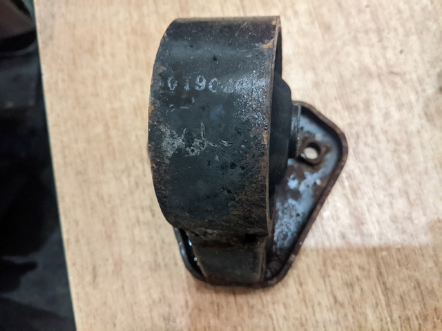 Передня опора двигуна 2191026700 HYUNDAI