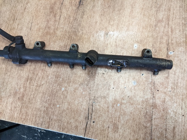 Регулятор тиску палива в паливній рейці 3140227010 HYUNDAI
