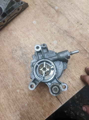 Насос вакуумний 456587 PEUGEOT