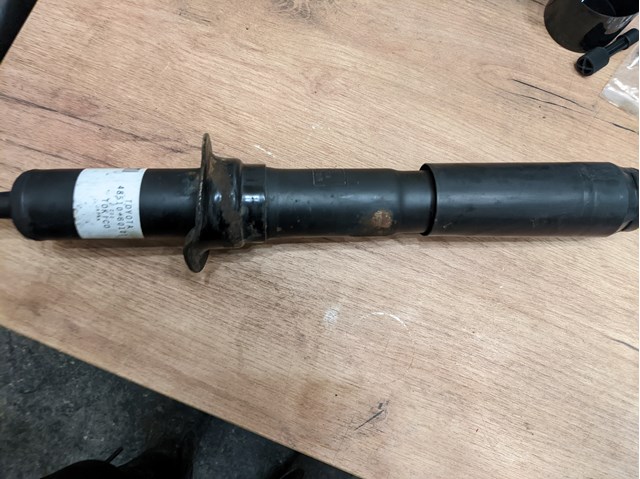 Стійка передня 4851009J00 TOYOTA