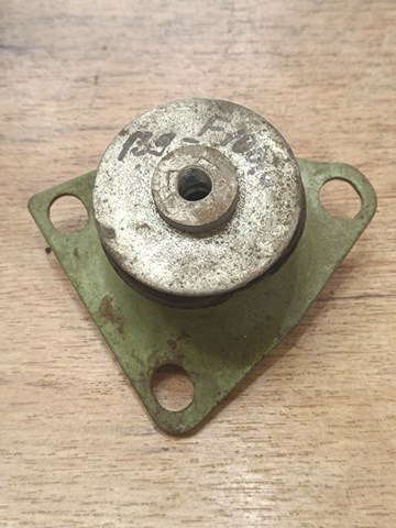 Подушка передньої балки 4A0399419E VAG