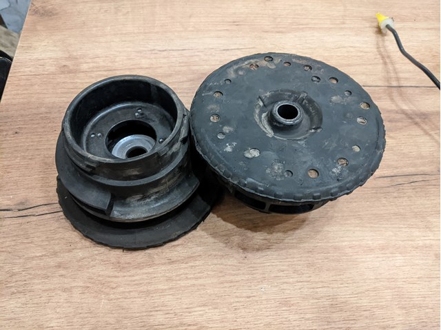 Опора стійки амортизатора переднього 543207065R RENAULT