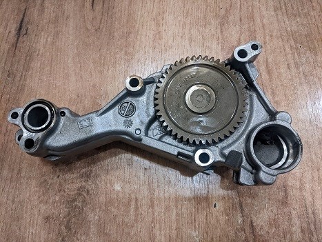 Маслонасос 68147415AA CHRYSLER