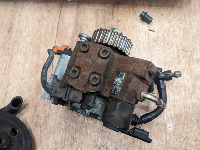 Система харчування двигуна 7H2Q9B395CE LAND ROVER