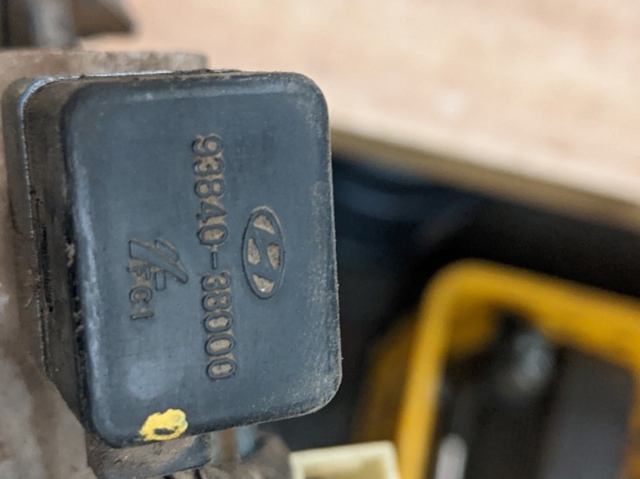 Датчик включення зчеплення 9384038000 HYUNDAI