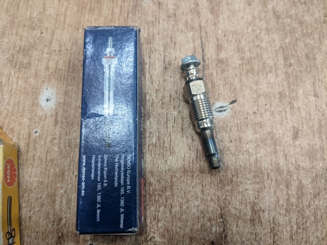 Свіча накалу DG012 DENSO