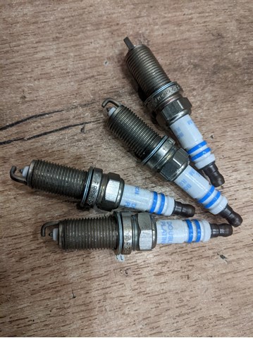 Свіча запалювання FR8SPP332 BOSCH