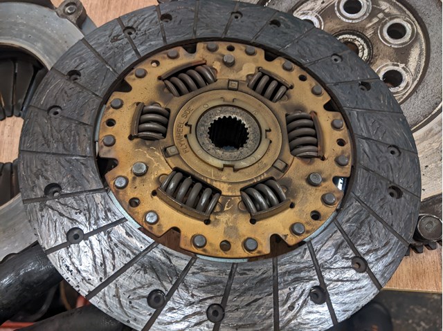 Диск зчеплення ведений FS0616460 MAZDA