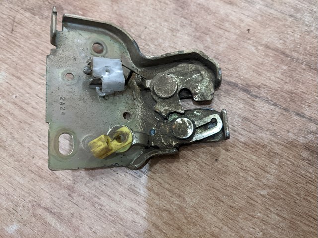 Замок кришки капота GG2M56620 MAZDA