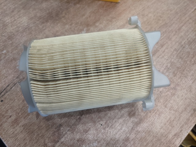 Повітряний фільтр двигуна LX1566 MAHLE
